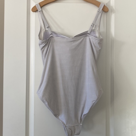 Nip Tuck Sorrento Stripe Joanne One-Piece Swim Suit Silver-Grey & White size 10 - Picture 11 of 16